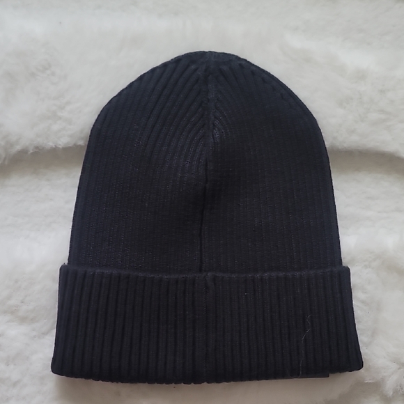 Arc’teryx Skaha Toque Black Lightweight Rib Knit Beanie Hat - Picture 4 of 4